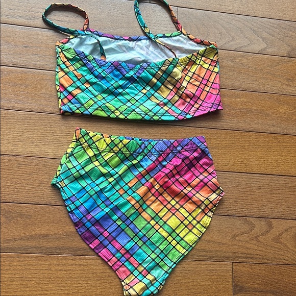 Colorful Matching Set - Picture 2 of 4